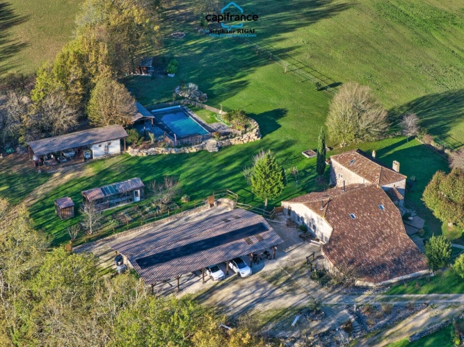 Photos 24 - Équestre - Propriété à vendre 8 pièces, propriété de 220m2 chalet - boxes à chevaux - dépendances sur 7ha de terrain