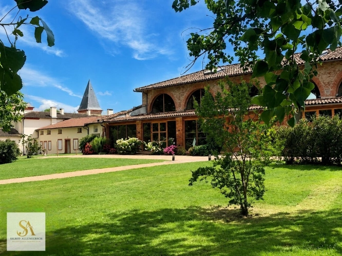 Photos 1 - Prestige - CHÂTEAU DE CARACTÈRE - ÉVÉNEMENTIEL existant et établie – SUD TOULOUSE