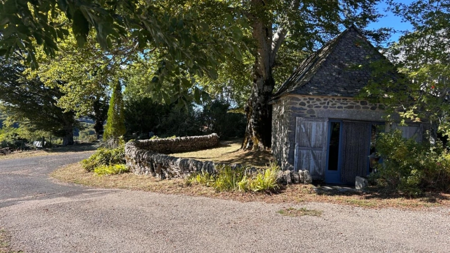 Photos 10 - Touristique - Domaine d'exception +500 m² sur 1,7 ha, Vue panoramique Aubrac,  Idéal Gîte ou Grande Demeure