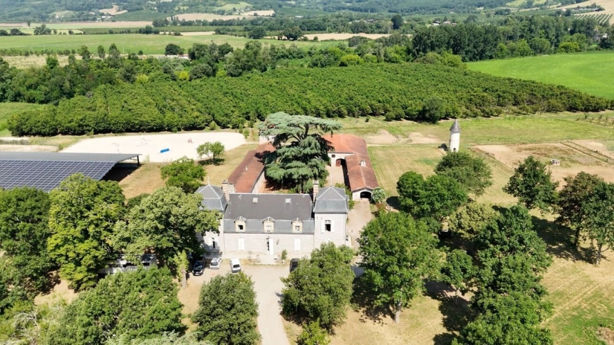 Photos 4 - Équestre - Propriete équestre et son château, à vendre 14 pièces LE TEMPLE SUR LOT (47)