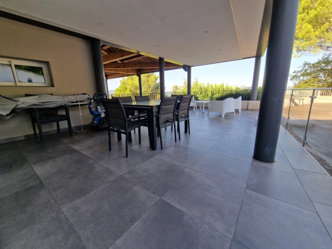 Photos 16 - Prestige - Propriete VILLA avec PISCINE et  PARC vendre 8 pièces secteur SAIGNON (84)