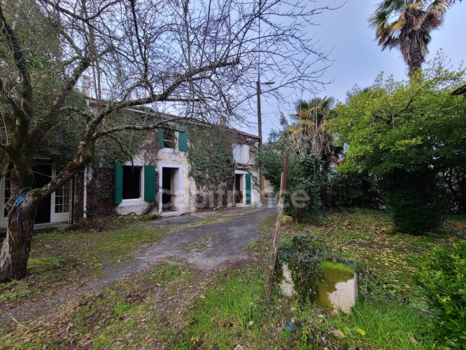 Photos 1 - Rurale - Maison à rénover avec dépendances NACHAMPS (17)
