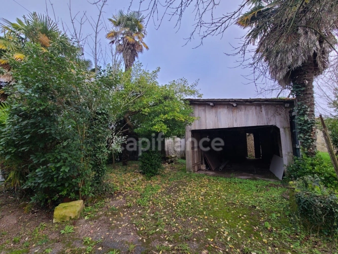 Photos 2 - Rurale - Maison à rénover avec dépendances NACHAMPS (17)