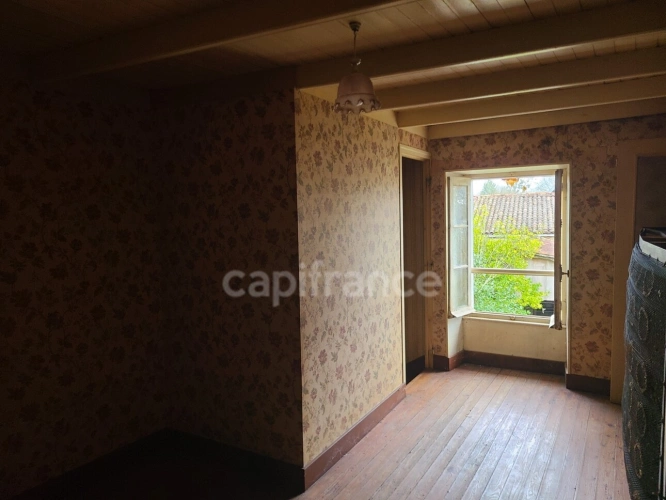 Photos 10 - Rurale - Maison à rénover avec dépendances NACHAMPS (17)