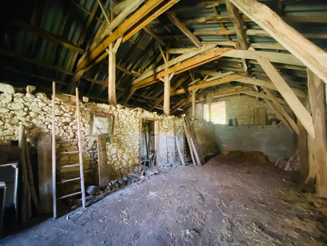 Photos 12 - Rurale - Corps de ferme avec 23 hectares et grange de 200 m²