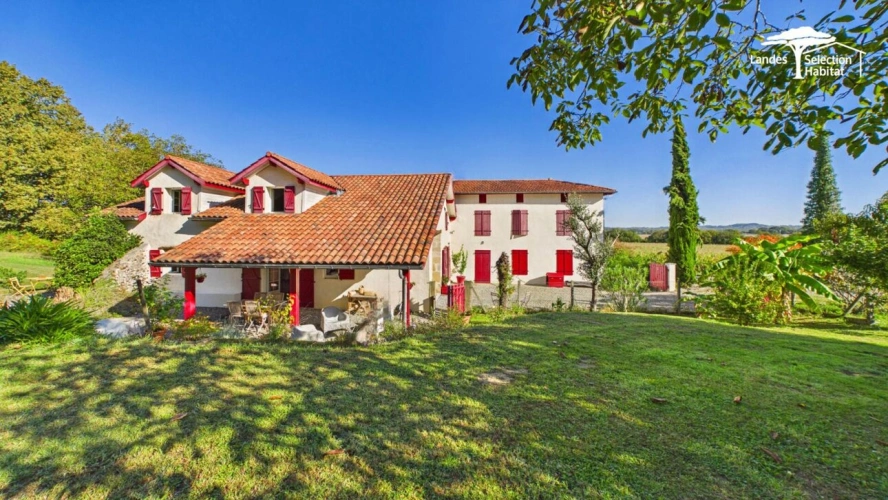 Photos 2 - Prestige - Maison de caractère au calme absolu sur 2,4 hectares | Bâtisse de 1810 rénovée avec soin