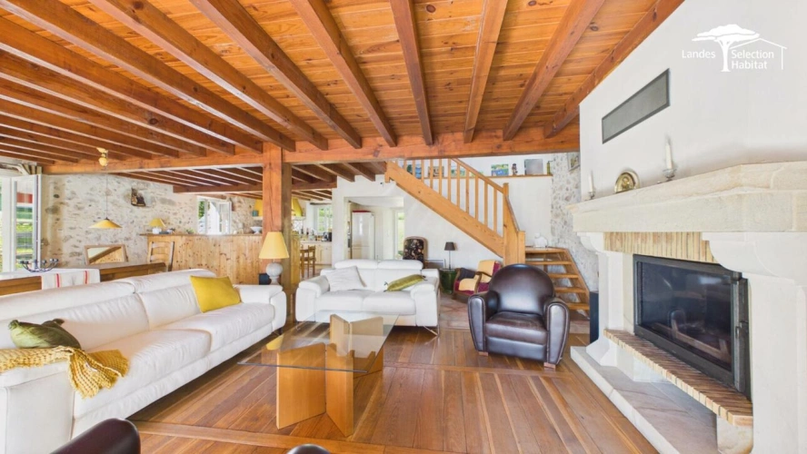 Photos 8 - Prestige - Maison de caractère au calme absolu sur 2,4 hectares | Bâtisse de 1810 rénovée avec soin