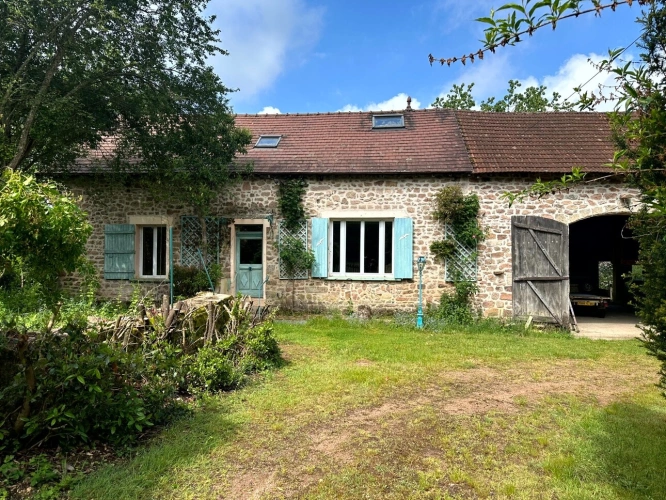 Photos 2 - Prestige - Exclusivité – Propriété de caractère avec étang, dans un écrin naturel préservé du Morvan - proche de SAULIEU (21)