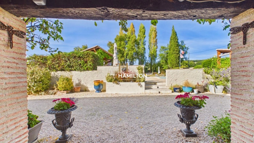 Photos 12 - Rurale - SUPERBE LONGERE AVEC PISCINE ET GARAGE AU PIEDS DE CORDES