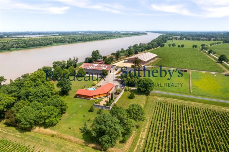 Photos 1 - Prestige - PROPRIÉTÉ D'EXCEPTION À USAGE MIXTE D'HABITATION, ÉQUESTRE ET VITICOLE, AUX PORTES DE BORDEAUX