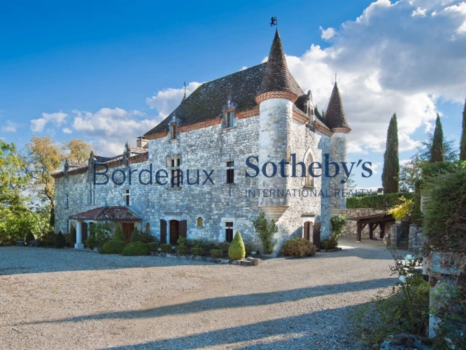 Photos 1 - Prestige - A UNE HEURE DE BORDEAUX, SUPERBE PROPRIÉTÉ MÉDIÉVALE ET SON PARC ARBORÉ - 8 CHAMBRES