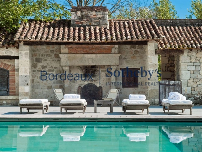 Photos 3 - Prestige - A UNE HEURE DE BORDEAUX, SUPERBE PROPRIÉTÉ MÉDIÉVALE ET SON PARC ARBORÉ - 8 CHAMBRES