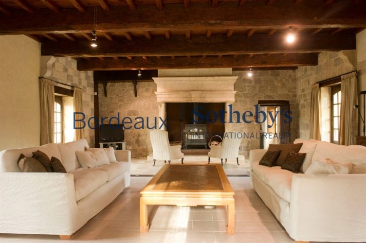 Photos 4 - Prestige - A UNE HEURE DE BORDEAUX, SUPERBE PROPRIÉTÉ MÉDIÉVALE ET SON PARC ARBORÉ - 8 CHAMBRES