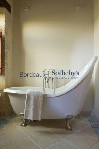 Photos 9 - Prestige - A UNE HEURE DE BORDEAUX, SUPERBE PROPRIÉTÉ MÉDIÉVALE ET SON PARC ARBORÉ - 8 CHAMBRES