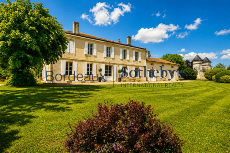 Photos 2 - Prestige - BORDEAUX 20MN - SOMPTUEUSE PROPRIÉTÉ XIX° - 3,6 HA – PISCINE – DÉPENDANCES