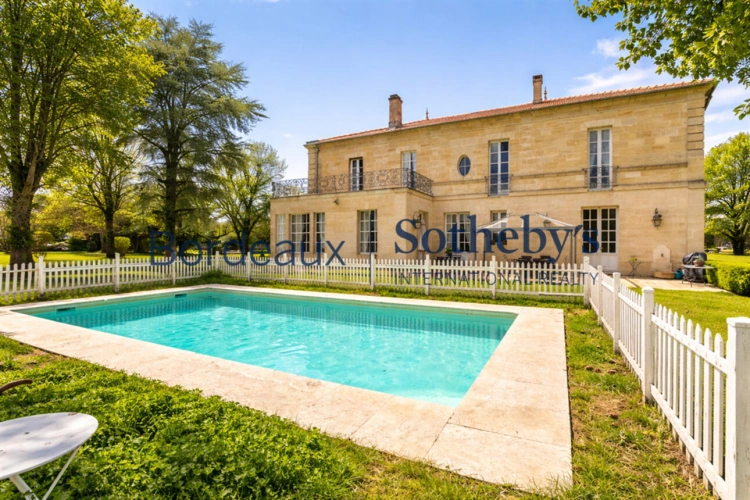 Photos 3 - Prestige - BORDEAUX 30MN - SOMPTUEUSE PROPRIÉTÉ DE MAÎTRE - 4,5 HECTARES - DÉPENDANCES - PISCINE