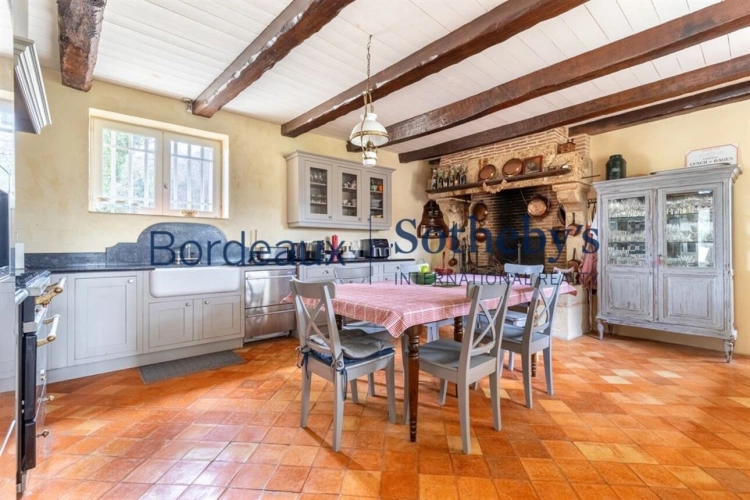 Photos 9 - Prestige - BORDEAUX 25 KM – ENTRE-DEUX-MERS – PROPRIÉTÉ D'EXCEPTION DU XVIIIe SIÈCLE – 8,5 HA – PISCINE & DÉPENDANCES