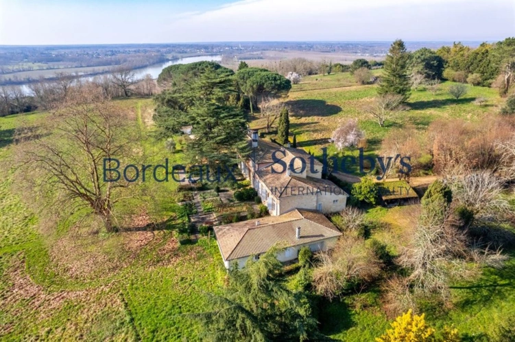 Photos 12 - Prestige - BORDEAUX 25 KM – ENTRE-DEUX-MERS – PROPRIÉTÉ D'EXCEPTION DU XVIIIe SIÈCLE – 8,5 HA – PISCINE & DÉPENDANCES