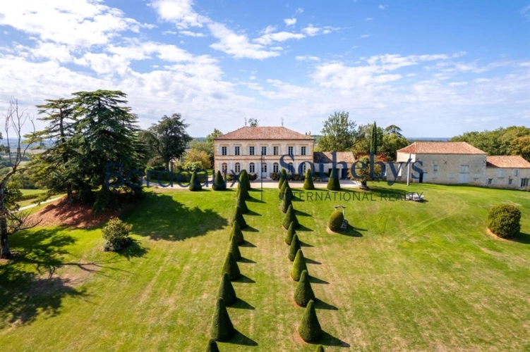 Photos 1 - Prestige - EXCLUSIVITÉ - MONBAZILLAC - DOMAINE HISTORIQUE D’EXCEPTION DE 42 HECTARES AVEC VUES PANORAMIQUES