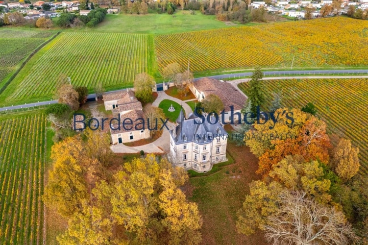 Photos 3 - Prestige - EXCLUSIVITÉ - RARE - CHÂTEAU & VIGNES AUX PORTES DE BORDEAUX