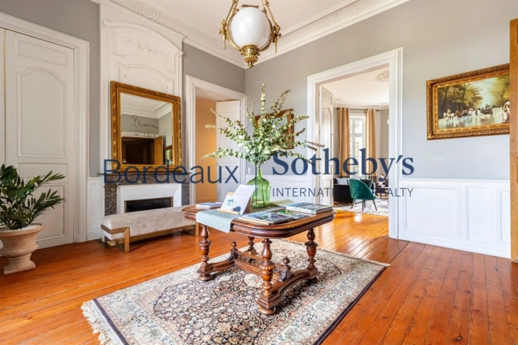 Photos 4 - Prestige - EXCLUSIVITÉ - RARE - CHÂTEAU & VIGNES AUX PORTES DE BORDEAUX