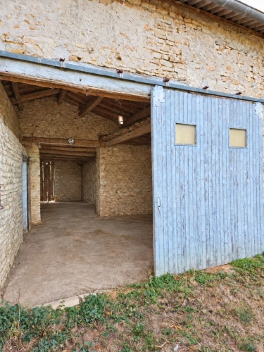 Photos 1 - Rurale - A vendre Grange de 226 m² – proche de Tournus - Uchizy  - Volumes exceptionnels et nombreuses possibilités