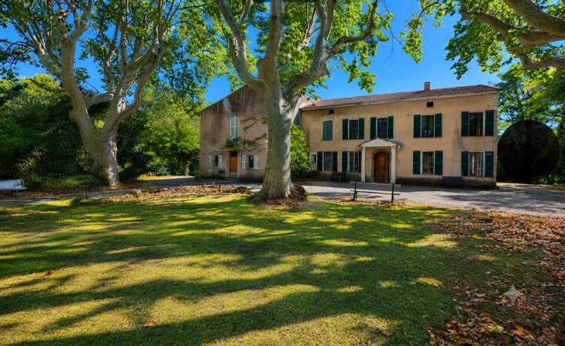 Photos 7 - Équestre - Domaine historique aux portes d'un village provençal