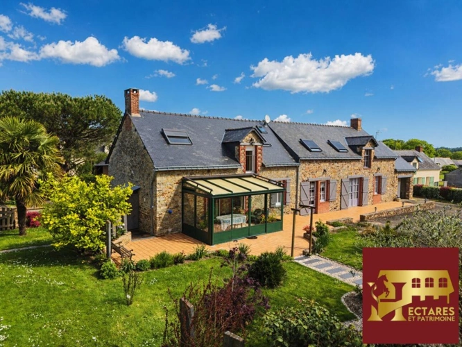 Photos 1 - Équestre - Propriété de caractère sur 3 hectares, habitation familiale