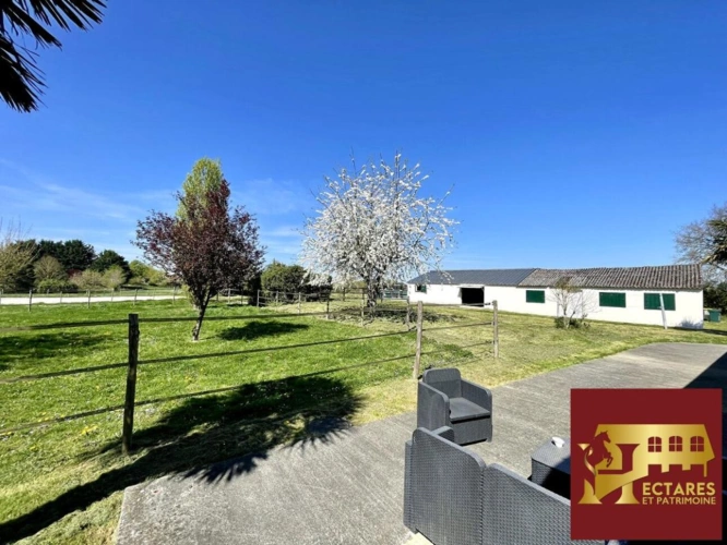 Photos 3 - Équestre - Propriété Equestre sur 7000 m2 + 2 Hectares en location Mais