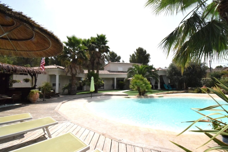 Photos 2 - Prestige - Propriété Draguignan videos disponibles