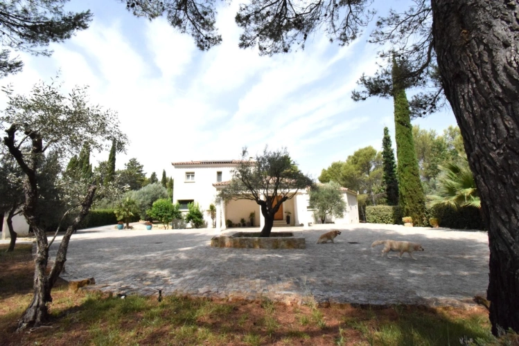 Photos 3 - Prestige - Propriété Draguignan videos disponibles
