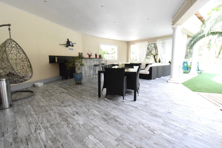 Photos 20 - Prestige - Propriété Draguignan videos disponibles
