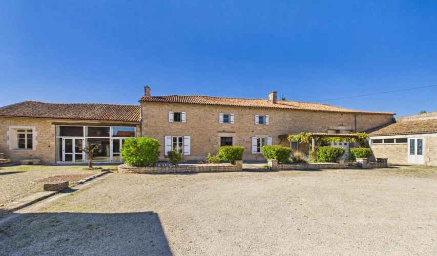 Photos 1 - Prestige - Exceptionnelle propriété de village avec gîte et piscine chauffée - Excellent potentiel de revenus