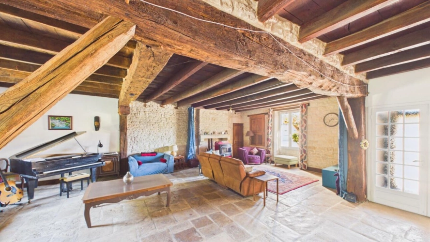 Photos 4 - Prestige - Exceptionnelle propriété de village avec gîte et piscine chauffée - Excellent potentiel de revenus