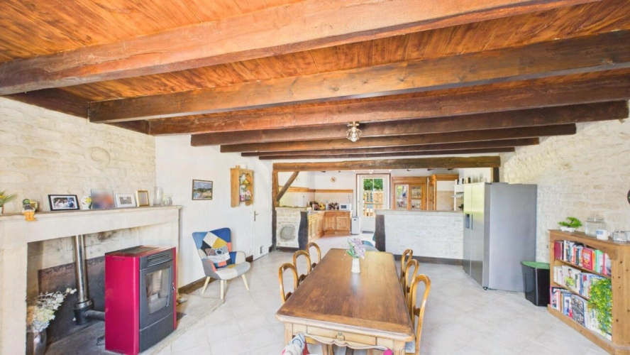 Photos 5 - Prestige - Exceptionnelle propriété de village avec gîte et piscine chauffée - Excellent potentiel de revenus