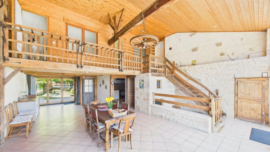 Photos 15 - Prestige - Exceptionnelle propriété de village avec gîte et piscine chauffée - Excellent potentiel de revenus