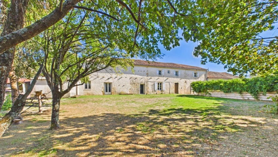 Photos 29 - Prestige - Exceptionnelle propriété de village avec gîte et piscine chauffée - Excellent potentiel de revenus