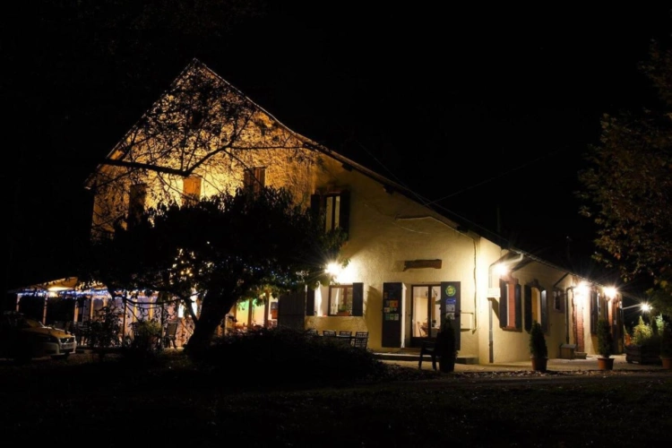 Photos 15 - Touristique - Vente Camping, Chambres d'hôtes/Gîte, Restaurant - Sud des H