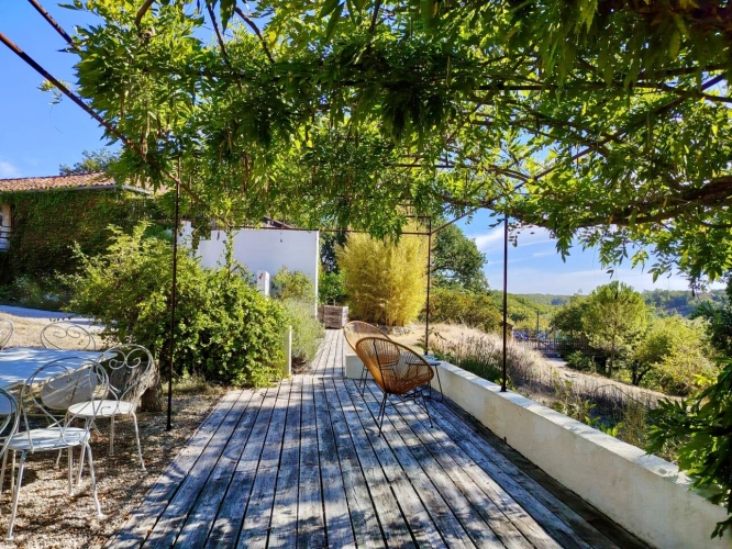 Photos 2 - Prestige - Propriété avec 2 gîtes, une chambre d'hôtes et 2 piscines - 2,2 hectares - VIC FEZENSAC (32)