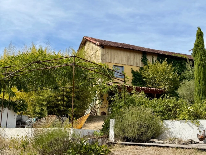 Photos 39 - Prestige - Propriété avec 2 gîtes, une chambre d'hôtes et 2 piscines - 2,2 hectares - VIC FEZENSAC (32)