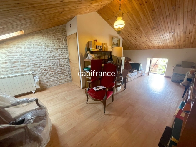 Photos 1 - Rurale - Grange à fort potentiel pour résidence principale ou investissement LA TAILLEE (85)