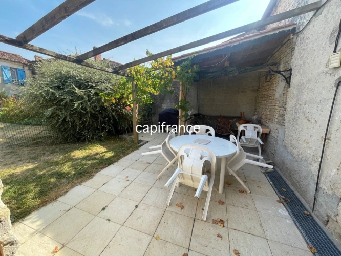 Photos 6 - Rurale - Grange à fort potentiel pour résidence principale ou investissement LA TAILLEE (85)
