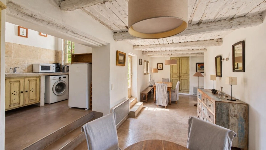 Photos 23 - Équestre - Saint-Andiol ? domaine de 11,5 hectares avec mas provençal, logements, piscine et potentiel de resort équestre
