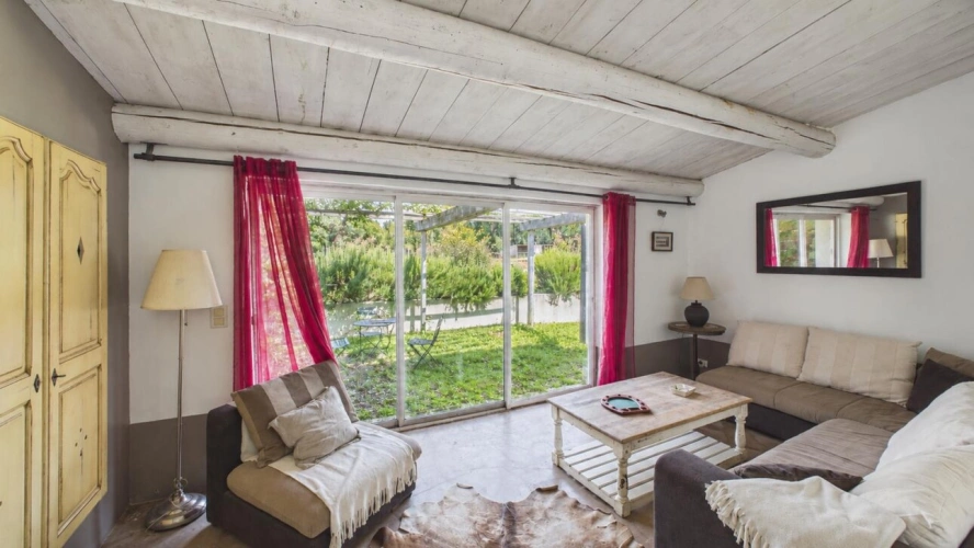 Photos 24 - Équestre - Saint-Andiol ? domaine de 11,5 hectares avec mas provençal, logements, piscine et potentiel de resort équestre