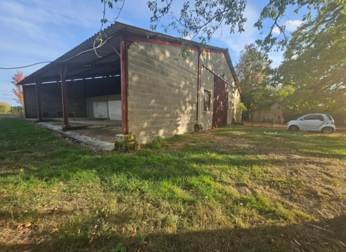Photos 12 - Rurale - À 10 MINUTES AU SUD DE PÉRIGUEUX . MAISON DE PLAIN-PIED, GRANDE GRANGE ET VUE CAMPAGNE