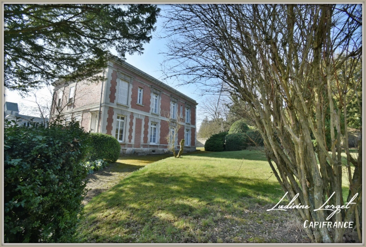 Photos 1 - Rurale - Corps de ferme avec Maison bourgeoise à vendre - Au nord de Soissons (02 Aisne) (14km) – maison de 335 m² -6 chambres - Dépendances - Garages – Hangars- Terrain 1.18ha