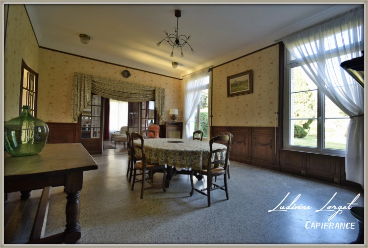 Photos 5 - Rurale - Corps de ferme avec Maison bourgeoise à vendre - Au nord de Soissons (02 Aisne) (14km) – maison de 335 m² -6 chambres - Dépendances - Garages – Hangars- Terrain 1.18ha