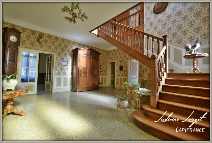 Photos 11 - Rurale - Corps de ferme avec Maison bourgeoise à vendre - Au nord de Soissons (02 Aisne) (14km) – maison de 335 m² -6 chambres - Dépendances - Garages – Hangars- Terrain 1.18ha