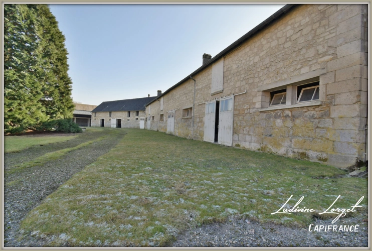 Photos 22 - Rurale - Corps de ferme avec Maison bourgeoise à vendre - Au nord de Soissons (02 Aisne) (14km) – maison de 335 m² -6 chambres - Dépendances - Garages – Hangars- Terrain 1.18ha