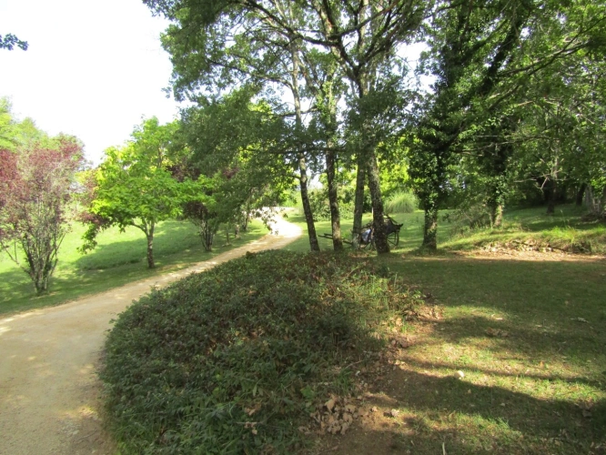 Photos 7 - Touristique - Très joli parc résidentiel dans un écrin de nature